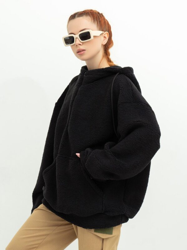 ISSA Plus Худи (13619_black) Женское, цвет - Чёрный, материал - Шерсть Фото вещи ISSA Plus Худи (13619_black) Женское, цвет - Чёрный, материал - Шерсть