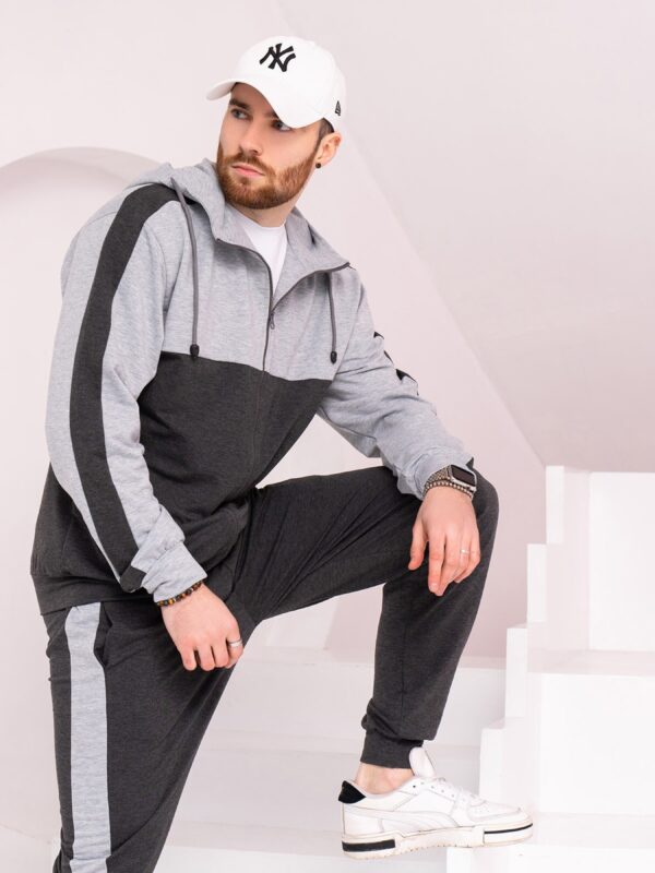 ISSA Plus Спортивный костюм (GN-525_grey) Мужское, цвет - Серый, материал - Хлопок/полиэстер Фото вещи ISSA Plus Спортивный костюм (GN-525_grey) Мужское, цвет - Серый, материал - Хлопок/полиэстер