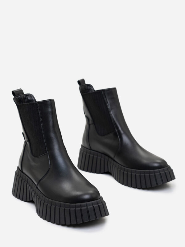 ISSA Plus Челси (OB2-289_black) Женское, цвет - Чёрный, материал - Кожа Фото вещи ISSA Plus Челси (OB2-289_black) Женское, цвет - Чёрный, материал - Кожа