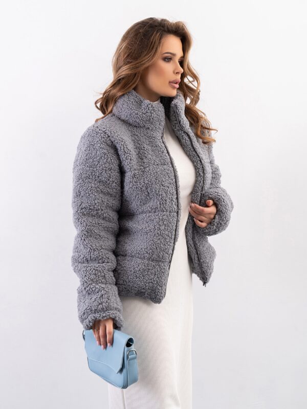 ISSA Plus Зимняя куртка (SA-485_grey) Женское цвет - Серый материал - Полиэстер Фото вещи ISSA Plus Зимняя куртка (SA-485_grey) Женское цвет - Серый материал - Полиэстер