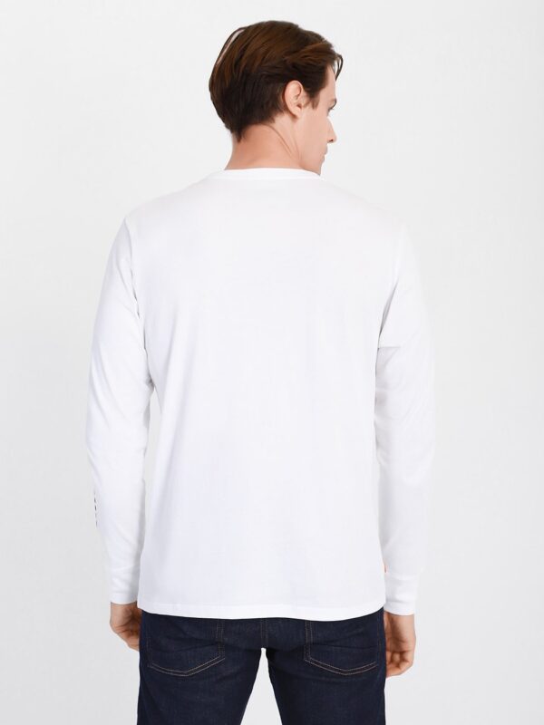 Timberland LS Stack Logo Tee Лонгслив (TH6551) Мужское цвет - Белый материал - Хлопок Фото вещи Timberland LS Stack Logo Tee Лонгслив (TH6551) Мужское цвет - Белый материал - Хлопок