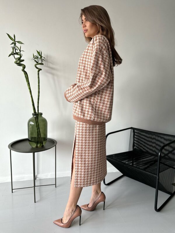 ISSA Plus Костюм (13769_beige) Женское, цвет - Бежевый, материал - Шерсть Фото вещи ISSA Plus Костюм (13769_beige) Женское, цвет - Бежевый, материал - Шерсть